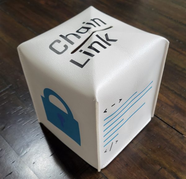 Top-down view of the Chainlink tissue cover displaying the full “Chainlink” text across the top.