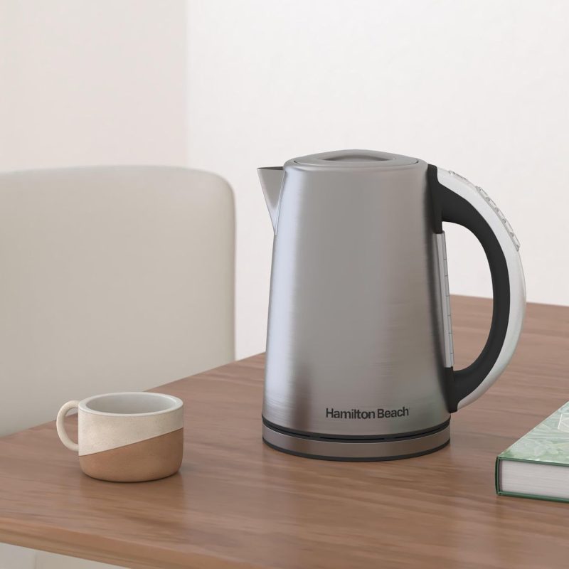 Hamilton Beach 1.7 Liter Temperature Control Electric Kettle - Image 2