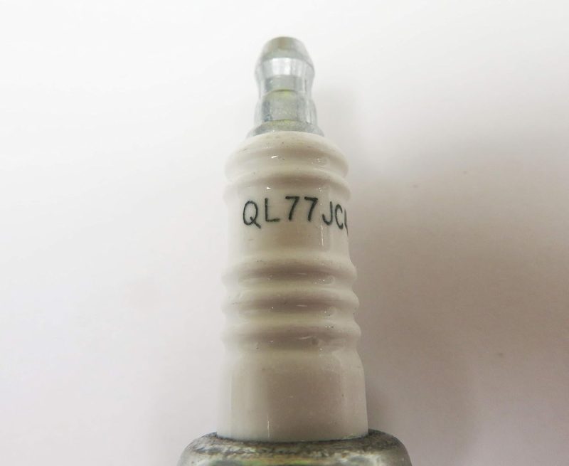 Champion 828M Pack Of 4 Copper Marine Spark Plugs (Ql77Jc4) - Image 3