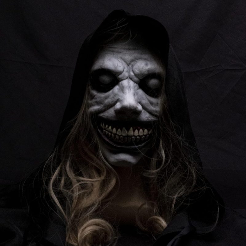 Smiling Demon Halloween Scary Mask - Image 4